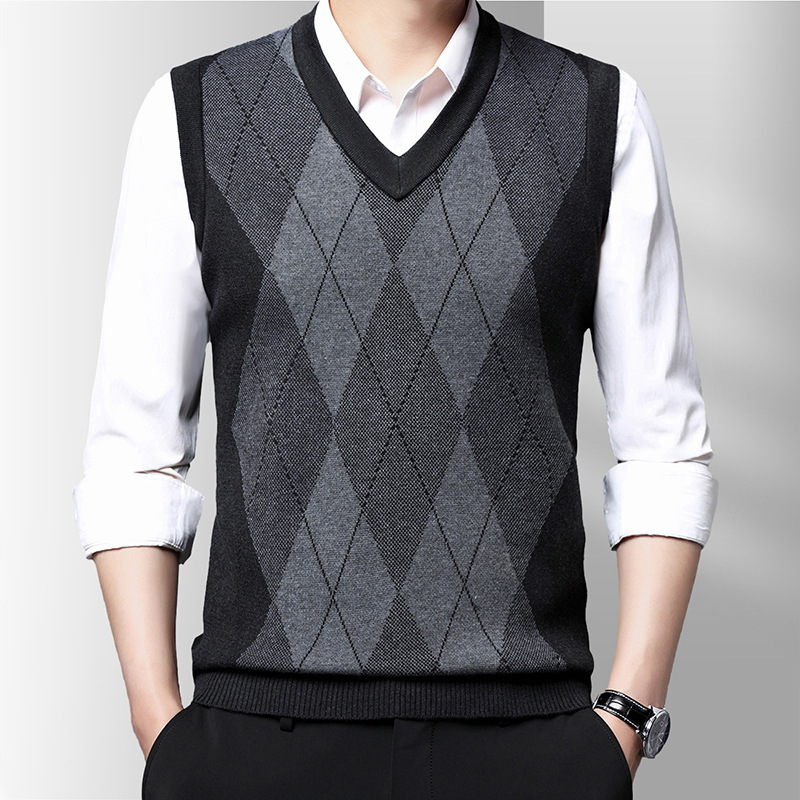 Winter New Men's Sleeveless Knitted Sweater Casual Plaid Vest - Image 4